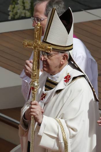 El papa Francisco, antes de la misa solemne. (Foto: J.C. HIDALGO)