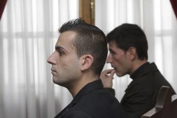 Miguel Fernández y José Antonio Álvarez, ayer en la sala de vista de un juicio (Foto: MIGUEL ÁNGEL)