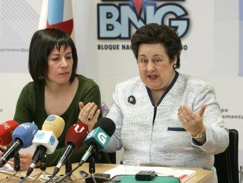 Ana Pontón y Pilar García Negro, durante la rueda de prensa en Santiago. (Foto: XOÁN REY)