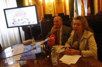 El alcalde, Agustín Fernández, y la edil Ana Garrido.  (Foto: MIGUEL ÁNGEL)
