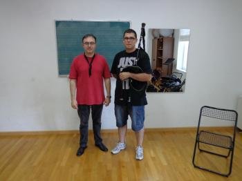 Diego Bello con el profesor Manuel Prada.