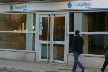 Una de las oficinas que Novagalicia Banco tiene en la ciudad de Ourense.  (Foto: JOSÉ PAZ)
