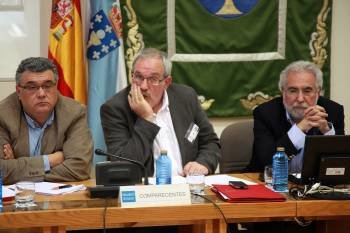 Julián María Valiente, José Ramón de Pliego-Valdés y Clodomiro Montero, durante sus respectivas intervenciones. (Foto: VICENTE PERNÍA)