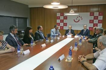 Francisco Conde presidió el encuentro con los empresarios junto a su presidente, Elías Mera. (Foto: MARCOS ATRIO)