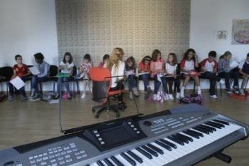 Aula de la Escola Municipal de Música, el primer día de clases, ayer. (Foto: M. ANGEL)
