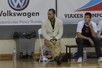 Mallou (derecha) junto al entrenador Juan Norat. (Foto: MIGUEL ÁNGEL)