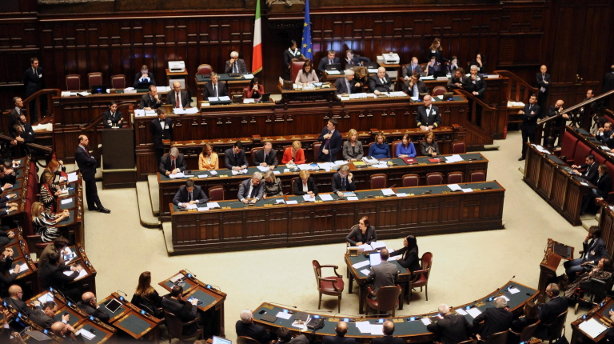 El Primer Ministro italiano Matteo Renzi da un discurso en el Senado, Roma, Italia donde obtuvo el voto de investidura.