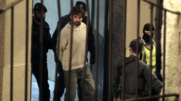 La Guardia Civil detiene al presunto colaborador del comando Vizcaya de ETA, Asier González Soreasu, en su domicilio de Bilbao