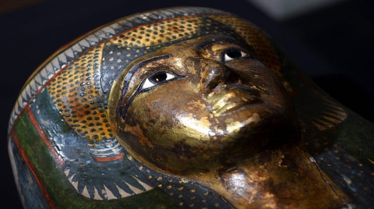 Una momia del Antiguo Egipcio de la sacerdotisa &#34;Tamut&#34; del año 900 a.C. 