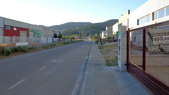 Calle principal del parque empresarial de A Raña, en O Barco (J.C.)