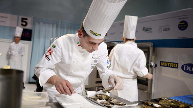 El chef italiano Diego Rigotti compite en el concurso culinario Bocuse d&#39;Or en Estocolmo