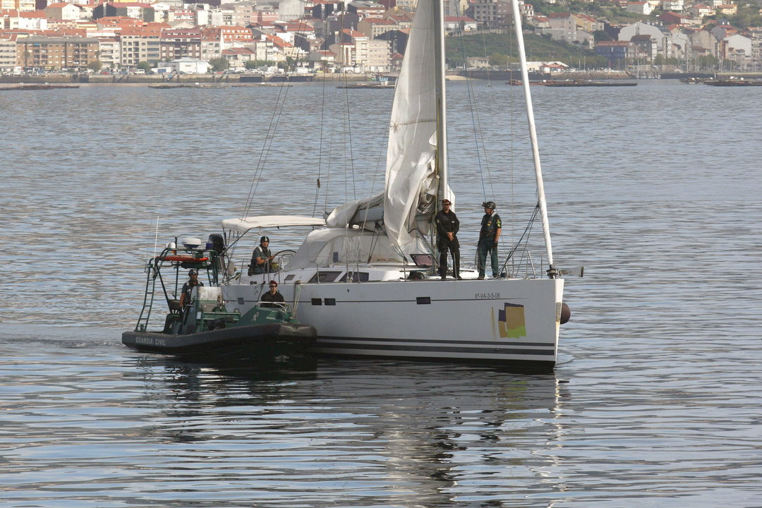 El velero &#39;Pandora Lys&#39; cargado con 800 kilos de cocaína, que esta mañana ha llegado al puerto de Vigo