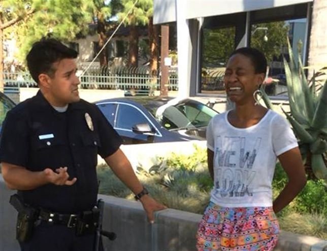 Actriz de Django denuncia acoso policial después de que la confundieran con una prostituta