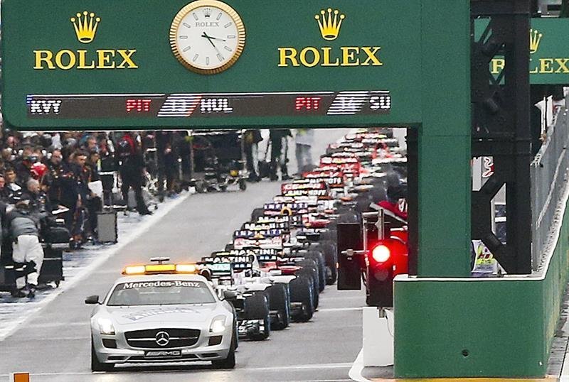 Hamilton refuerza su liderato al ganar en Suzuka, donde abandonó Alonso