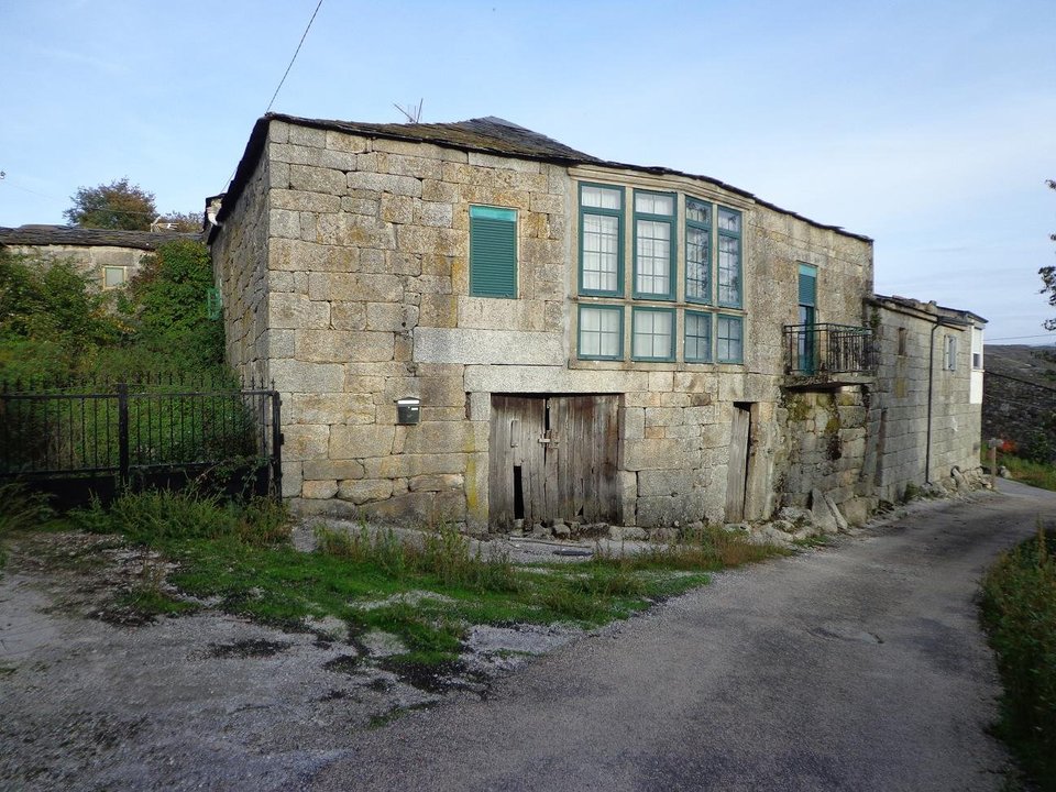 Casa familiar de la mujer desaparecida, en Vilaboa.