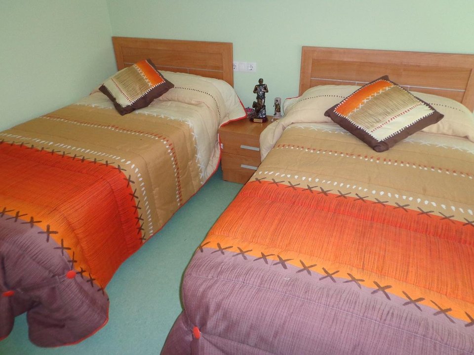 Dormitorio de la residencia de Asfaval, en O Barco.