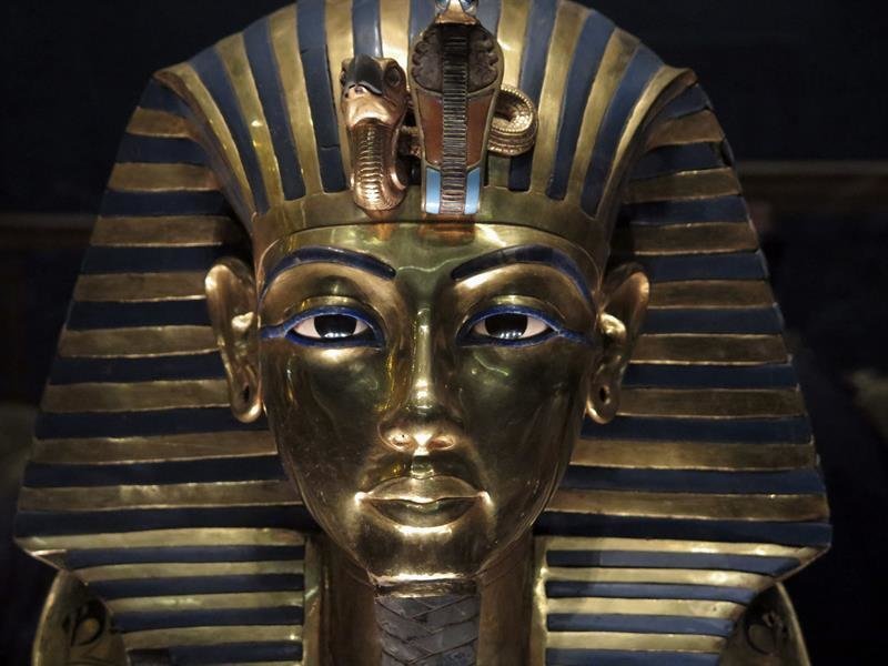 Detalle de la máscara de oro de Tutankamón, hoy en el Museo Egipcio de El Cairo