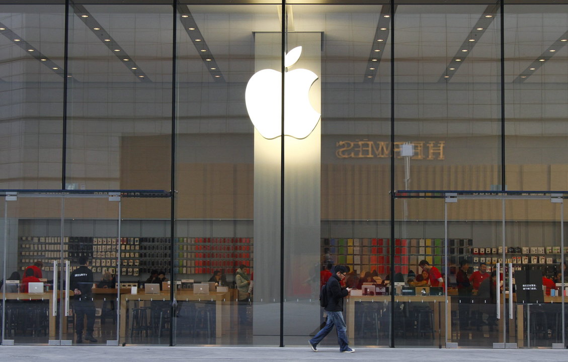  Vista de una tienda Apple en Pekín (China) hoy, miércoles 28 de enero de 2015
