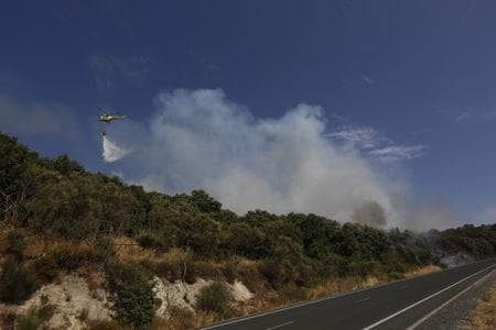 O Cabreiro. 16-07-15. Provincia. Incendio forestal en O Cabreiro, Cualedro.
Foto: Xesús Fariñas