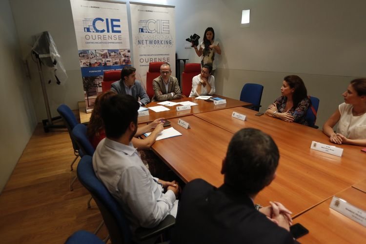 Ourense. 29-07-15. Local. Almorzo networking do alcalde cos emprendedores do Cie.
Foto: Xesús Fariñas