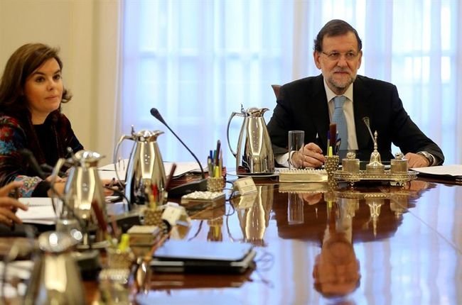 Rajoy y Sáenz de Santamaría en el Consejo de Ministros extraordinario celebrado hoy