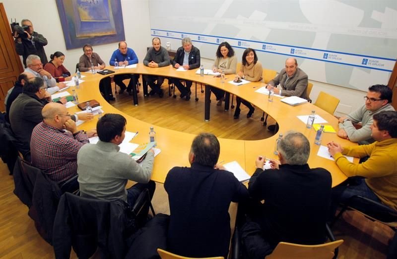 La conselleria Ángeles Vázquez reunió el pasado jueves a los representantes del sector en San Caetano, sede de la Xunta.