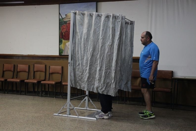 Ourense. 24-05-2015. Jornada electoral, en el Liceo. José Paz