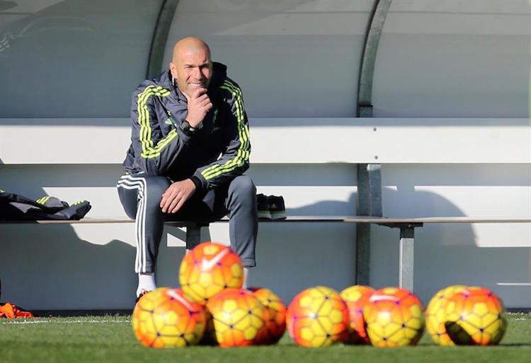 Zidane ya dirigió su primera sesión como técnico del Madrid.
