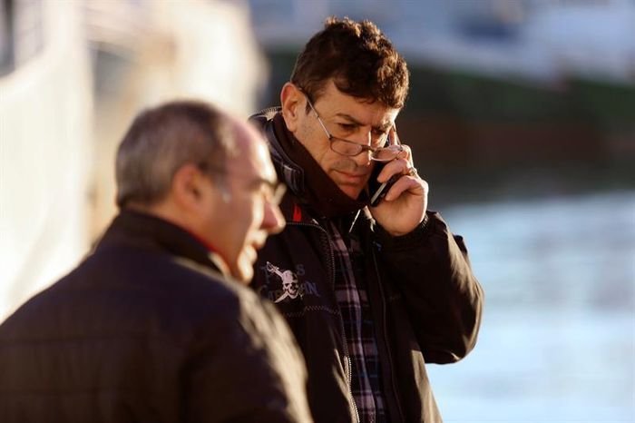 Fotografía de onte, Julio Alonso, pai dun desaparecido, onte no peirao de Bouzas (Vigo)