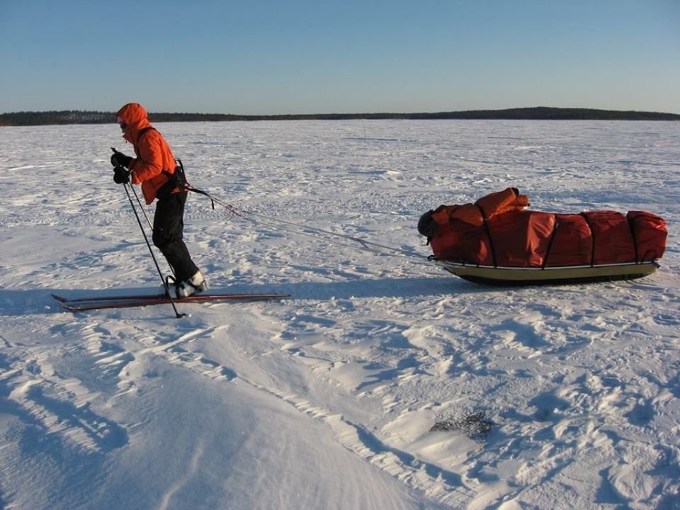 <p>Las cuatro deportistas viguesas cruzarán los lagos helados de Laponia para concienciar contra el cambio climático.</p>