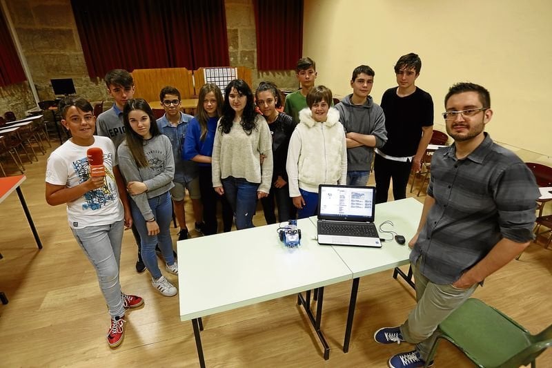 Ourense. 02-06-17. Local. Xornal Escolar en Salesianos coa actividade de robótica.
Foto: Xesús Fariñas