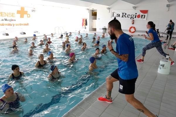 Ourense. 19-04-15. Deportes. Aquagym na piscina do Campus.
Foto: Xesús Fariñas
