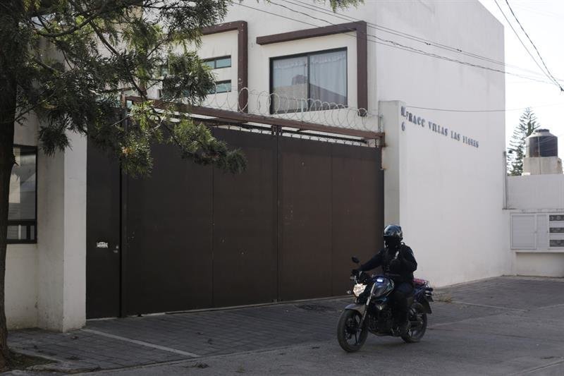 El exterior de la casa donde fue asesinado el empresario español Segismundo Díaz Martín