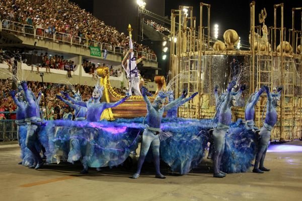Carnaval-escuela-de-samba-desfile-Rio-Janeiro_result