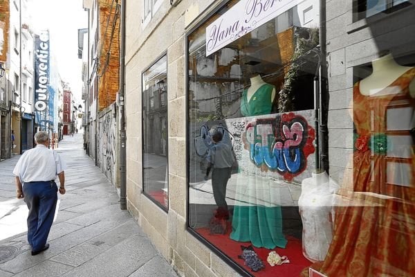 Ourense. 18/07/2018. Reportaje sobre pintadas y grafitis en el casco vello de la ciudad.
Foto: Xesús Fariñas
