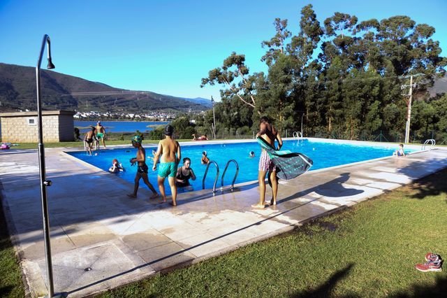 PETÍN. VALDEORRAS. 110/08/2018. Jornada en las piscinas de Petín, en Valdeorras, para la sección Chapuzones para las páinas de Verano de La Región. FOTO: IVÁN DACAL