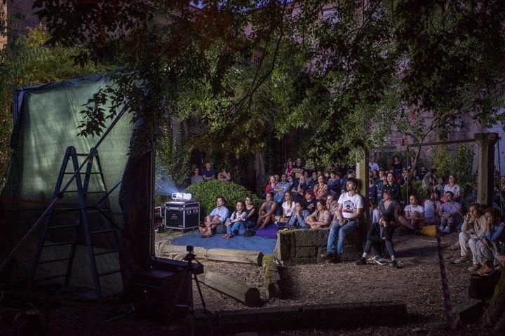 OURENSE (MUSEO ARQUEOLÓXICO). 29/08/2018. OURENSE. Sesion de cine y cortos en los jardines del Museo Arqueolóxico, organizado por el CineClube Padre Feijóo. FOTO: ÓSCAR PINAL.