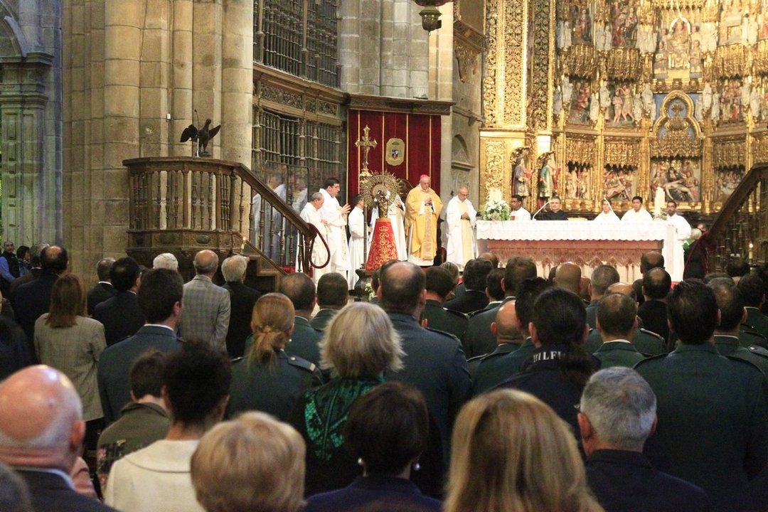 Ourense 12/10/2017, dia del Pilar, misa en la Catedral