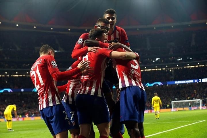Los jugadores del Atlético de Madrid celebran el segundo gol ante el Borussia Dortmund.