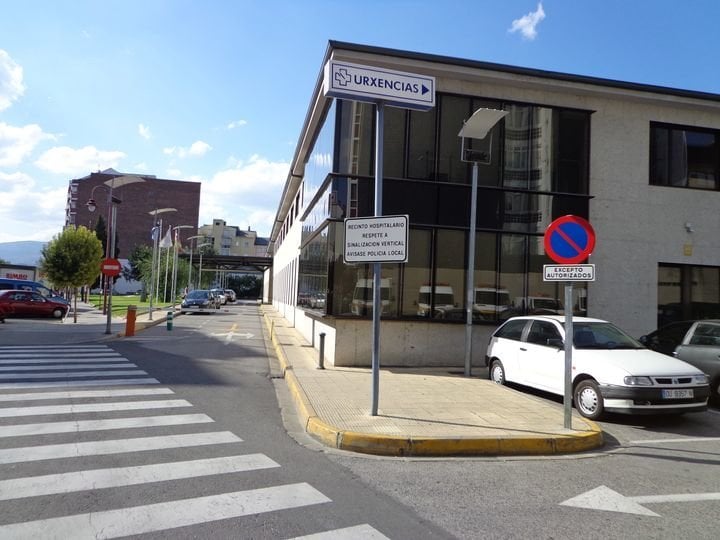Fachada principal del Hospital Comarcal Valdeorras.