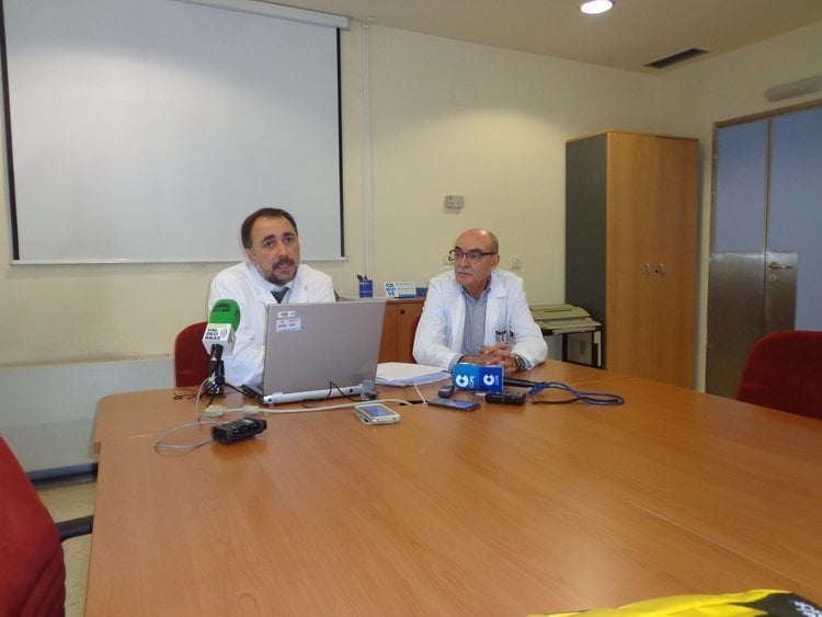 Julio García y Francisco Contreras, momentos antes de reunirse el comité de dirección de la EOXI.