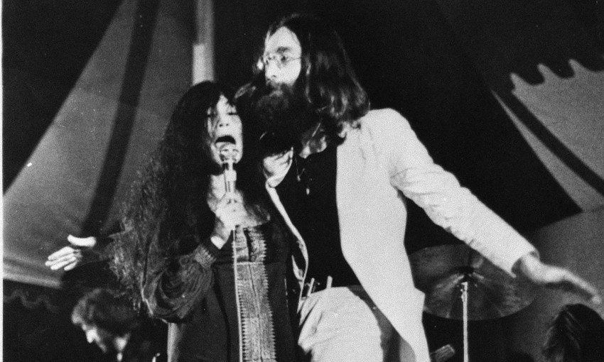Imagen del concierto en directo que Jonh y Yoko ofrecieron en Toronto en el año 1969.