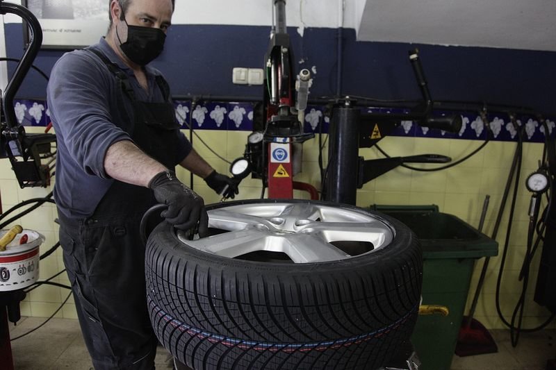 La conservación de los neumáticos depende en gran medida de la correcta presión de los mismos (MIGUEL ÁNGEL).