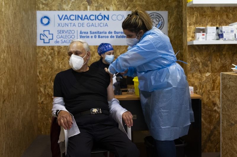 Ourense 24/4/21
Vacunación en expourense,nueva jornada

Fotos Martiño Pinal

Proveedor La Región