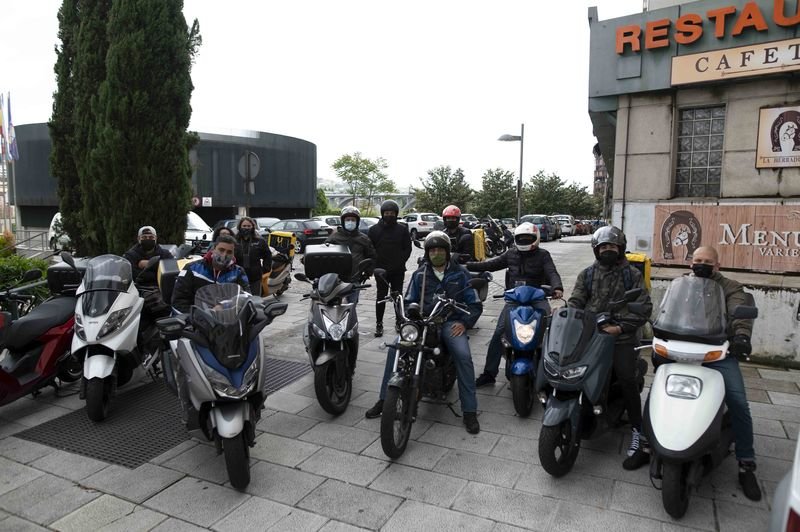 Ourense 11/5/21
Reportajes de raparto a domicilio riders debido a la nueva ley de contratos

Fotos Martiño Pinal