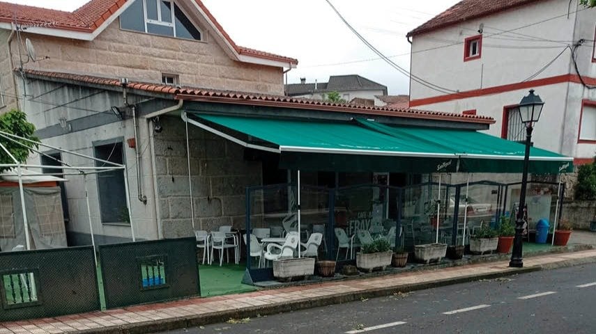 Imagen de un local de hostelería de Lobios, estos días.
