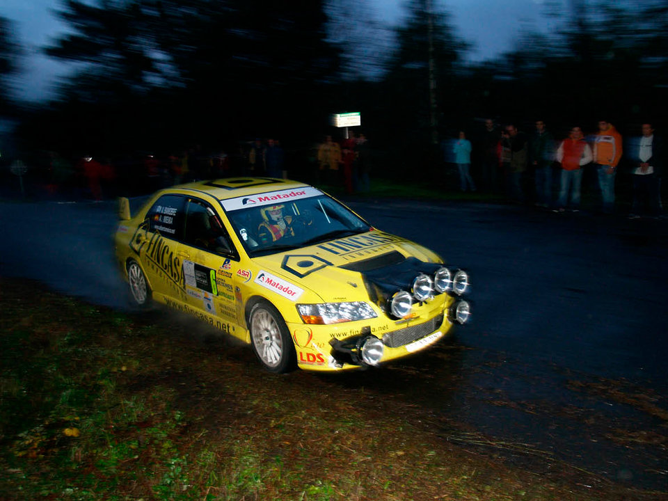 Alberto Meira y Álvaro Bañobre, durante el Rally do Lacón de 2006.