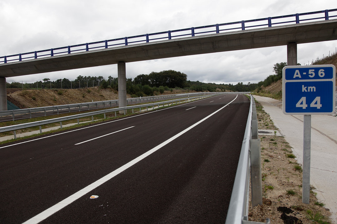 Vista de un tramo de la autovía A-56, que une Ourense y Lugo. MIGUEL ANGEL