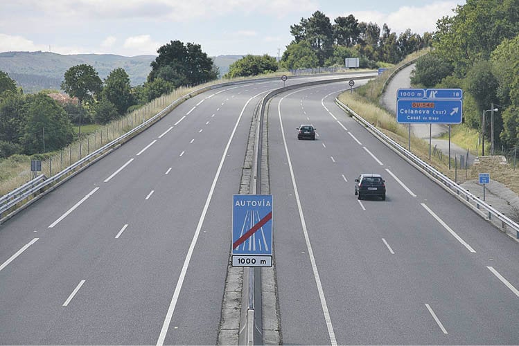 La autovía AG-31 Ourense-Celanova en su tramo final en Casal de Bispo (Verea). (MIGUEL ÁNGEL)