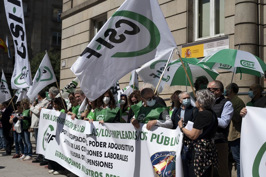 Ourense 25/5/22
Protesta sindical enfrente de la subdelegación del gobierno

Fotos Martiño Pinal